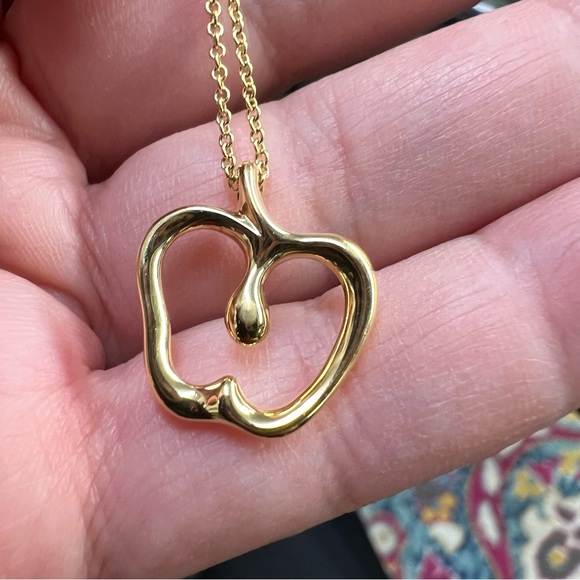 Tiffany & Co. Elsa Peretti Apple Necklace in 18k Gold - Picture 8 of 8